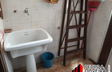 Casa 02 dormitórios Centro