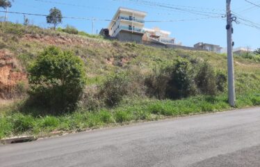 Terreno com 462m² no Jardim Itália em Serra Negra- SP