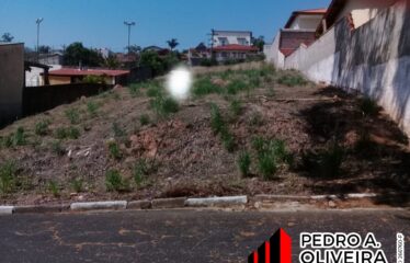 Terreno com 450m² no Jardim Bosque das Arapongas em Serra Negra- SP