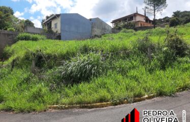 Terreno com 694m² no Loteamento Portal em Serra Negra- SP