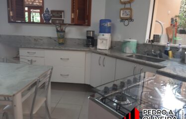 Linda casa 03 suítes e 500m² de Terreno no Jardim Primavera em Serra Negra –