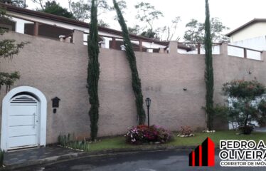 Casa com 03 dormitórios e 443m² de área total na Estancia Santa Maria em Serra Negra-SP