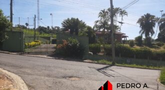 Bela chácara com 03 dormitórios e 3.000m² de área total no Bairro das Posses em Serra Negra – SP