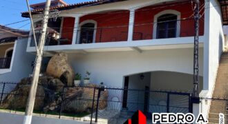 Casa 04 dormitórios com 383m² de terreno no Jardim Yara em Serra Negra – SP