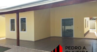 Casa com aproximadamente 160m² de Área Útil e 360m² de terreno no Jardim Yara, em Serra Negra – SP