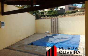 Casa com aproximadamente 160m² de Área Útil e 360m² de terreno no Jardim Yara, em Serra Negra – SP