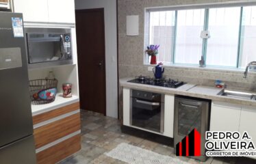Casa com 03 dormitórios e 443m² de área total na Estancia Santa Maria em Serra Negra-SP