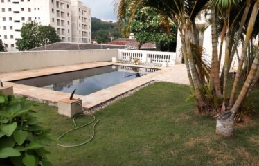 Casa 05 dormitórios, com 509m² de área total no Centro em Serra Negra – SP