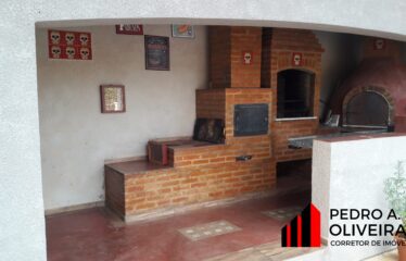Casa com 03 dormitórios e 443m² de área total na Estancia Santa Maria em Serra Negra-SP