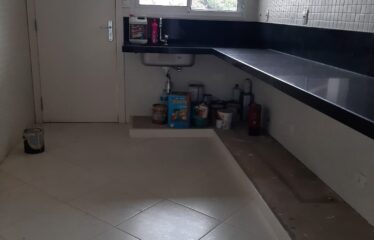 Casa 05 dormitórios, com 509m² de área total no Centro em Serra Negra – SP