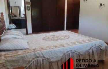 Bela chácara com 03 dormitórios e 3.000m² de área total no Bairro das Posses em Serra Negra – SP