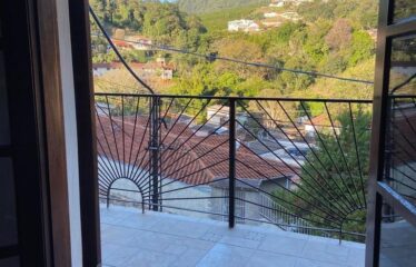 Casa 04 dormitórios com 383m² de terreno no Jardim Yara em Serra Negra – SP