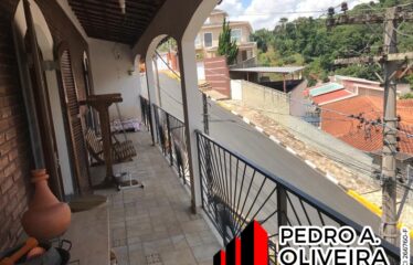 Casa 04 dormitórios com 383m² de terreno no Jardim Yara em Serra Negra – SP