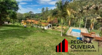 Chácara 03 dormitórios e 11.000m² de área total no Bairro da Ramalhada em Serra Negra – SP