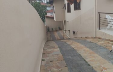 Casa 03 dormitórios e 426m² de área total no Jardim Primavera em Serra Negra – SP