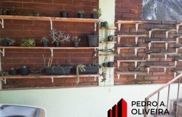Casa 03 dormitórios com 246m² de área construída no Bairro Jardim Gustavo em Serra Negra – SP