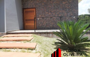 Casa Nova com 03 dormitórios e 583m² no Loteamento Suiza Park em Serra Negra – SP