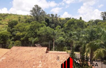 Casa Nova com 03 dormitórios e 583m² no Loteamento Suiza Park em Serra Negra – SP