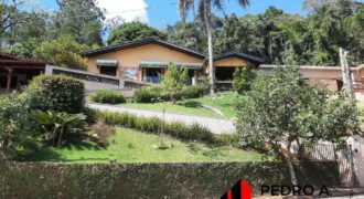 Casa 05 dormitórios e 720m² de área total no Condomínio Vertentes em Serra Negra – SP