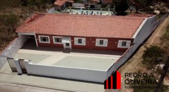 Linda chácara 04 dormitórios e 1.500m² de área total no Bairro das Posses em Serra Negra – SP