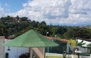 Linda chácara 04 dormitórios e 1.500m² de área total no Bairro das Posses em Serra Negra – SP