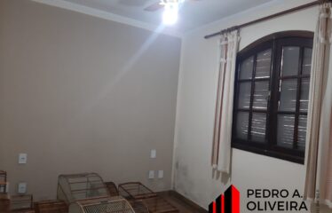 Casa 03 dormitórios e 280m² de área total próximo ao centro em Serra Negra – SP