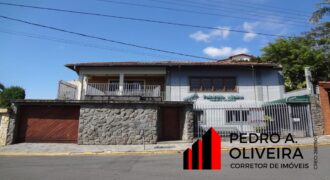 Linda Casa 04 dormitórios e 574m² de área total no centro de Serra Negra – SP