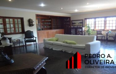 Linda Casa 04 dormitórios e 574m² de área total no centro de Serra Negra – SP
