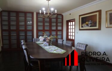 Linda Casa 04 dormitórios e 574m² de área total no centro de Serra Negra – SP