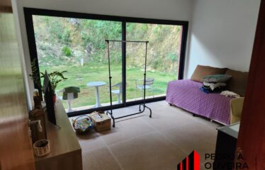 Belíssima casa 03 dormitórios e 1.800m² de área total em Monte Alegre do Sul – SP