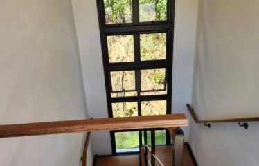 Belíssima casa 03 dormitórios e 1.800m² de área total em Monte Alegre do Sul – SP