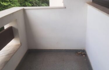 Apartamento 03 dormitórios à 3 min do centro de Serra Negra – SP