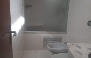 Apartamento 03 dormitórios à 3 min do centro de Serra Negra – SP