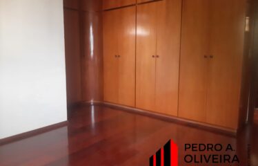 Apartamento 03 dormitórios à 3 min do centro de Serra Negra – SP