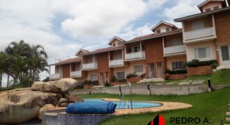 Sobrado 03 dormitórios e 110m² de área construída no Condomínio Buena Vista em Serra Negra – SP