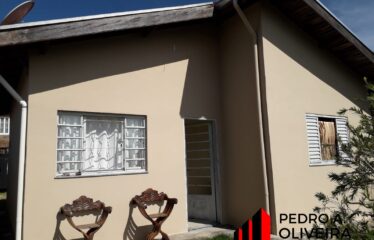 Casa 02 dormitórios e 300m² de área total no centro de Serra Negra – SP