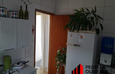 Casa 02 dormitórios e 300m² de área total no centro de Serra Negra – SP