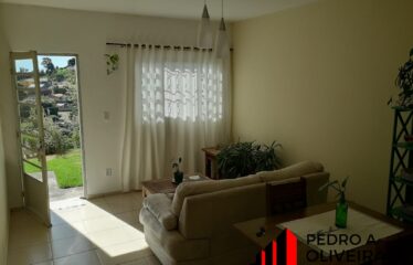 Casa 02 dormitórios e 300m² de área total no centro de Serra Negra – SP