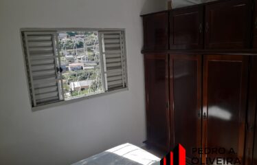 Casa 02 dormitórios e 300m² de área total no centro de Serra Negra – SP