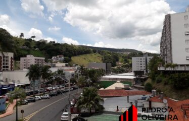 Apartamento 03 dormitórios e 110m² de área útil no centro de Serra Negra – SP