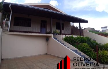 Casa 02 dormitórios e 344m² de área total no centro de Aguas de Lindoia – SP