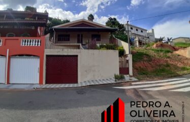 Casa 02 dormitórios e 344m² de área total no centro de Aguas de Lindoia – SP