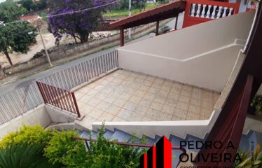 Casa 02 dormitórios e 344m² de área total no centro de Aguas de Lindoia – SP