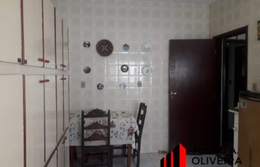 Casa 02 dormitórios e 344m² de área total no centro de Aguas de Lindoia – SP