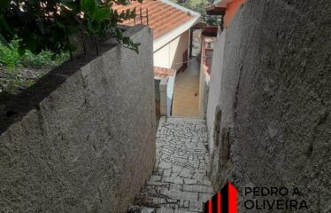 Casa 02 dormitórios e 344m² de área total no centro de Aguas de Lindoia – SP