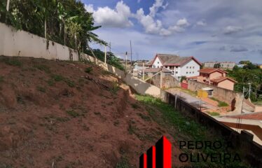 Casa 02 dormitórios e 344m² de área total no centro de Aguas de Lindoia – SP