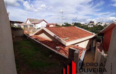 Casa 02 dormitórios e 344m² de área total no centro de Aguas de Lindoia – SP