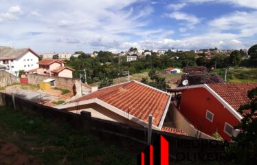 Casa 02 dormitórios e 344m² de área total no centro de Aguas de Lindoia – SP