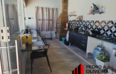 Linda Casa 02 dormitórios e 480m² de área total próximo ao centro de Serra Negra – SP