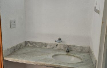 Apartamento 02 dormitórios e 60m² de área útil próximo ao centro em Serra Negra – SP